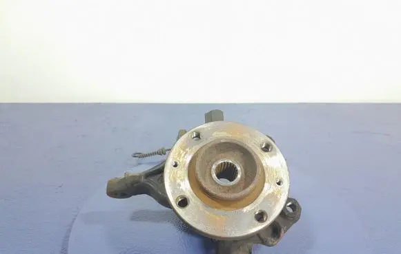 Peugeot 208 Front wheel hub spindle knuckle