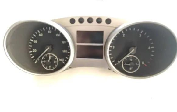 Mercedes-Benz R W251 Speedometer (instrument cluster) A2514405311 001045 A2C53280906