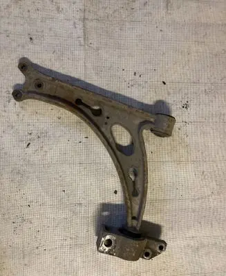 Seat Leon (1P) Front lower control arm/wishbone