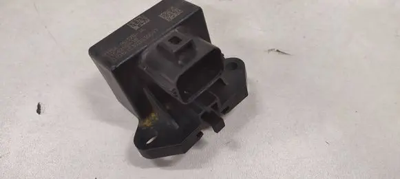 Ford Explorer Fuel pump relay FU5A9D370JA