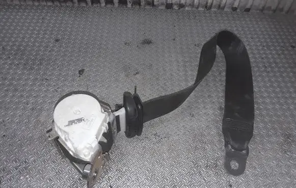 Ford Focus Front seatbelt 33032388G