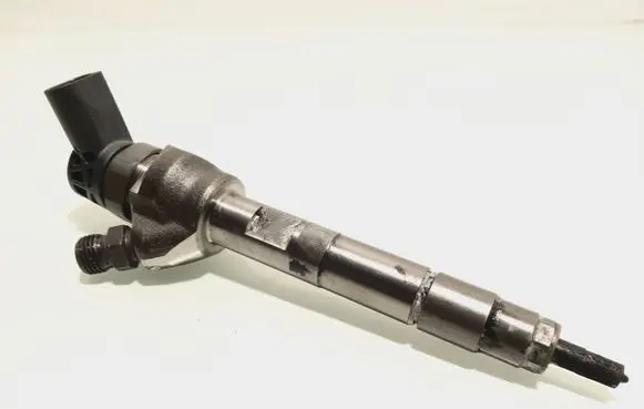 BMW 5 G30 G31 Fuel injector 8514148 0445110743