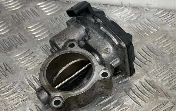BMW 5 F10 F11 Throttle valve 10378517 7810752 01071301492