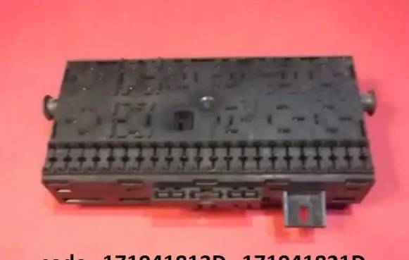 Volkswagen Jetta II Fuse module 171941813D 171941821D