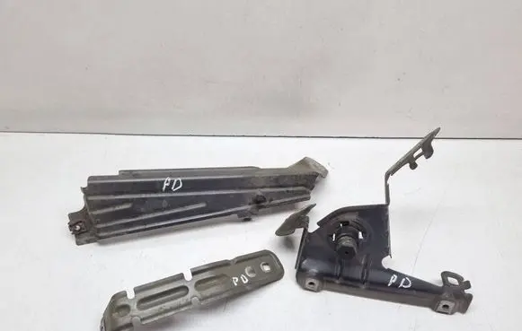 BMW X3 F25 Fender mounting bracket 07808