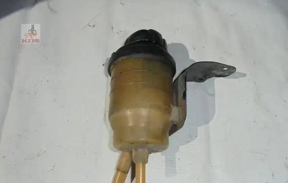 Hyundai Genesis Power steering fluid tank/reservoir 57150-3M000