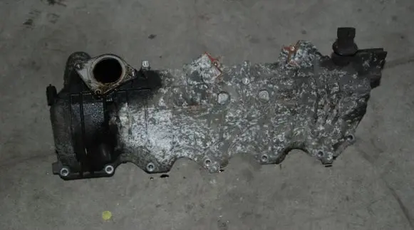 Mercedes-Benz A W169 Rocker cam cover 2006R