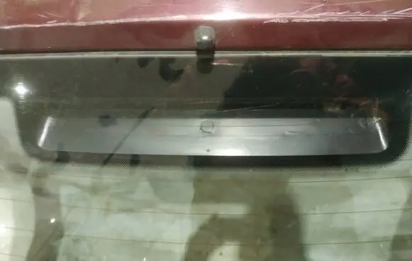 Nissan Almera Tino Third/center stoplight 