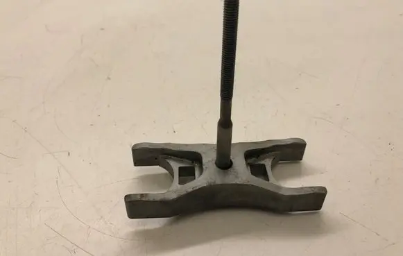 Volkswagen PASSAT B8 Fuel Injector clamp holder
