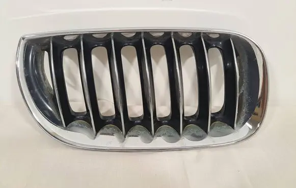 BMW X3 E83 Front grill 3402910 3414904