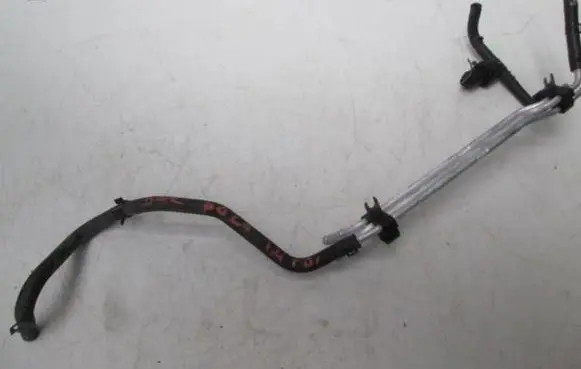 Volkswagen Polo IV 9N3 Engine coolant pipe/hose