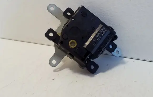 Lexus CT 200H Air flap motor/actuator 0638000181
