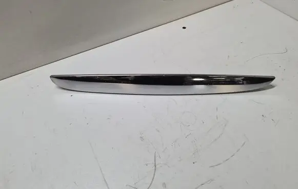 BMW 3 E90 E91 Engine hood trim 22405910 7117241 51137117241