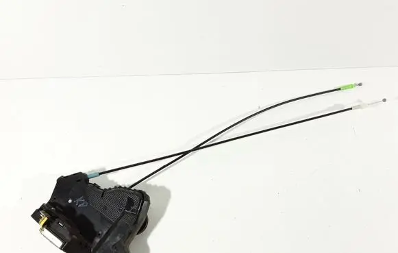 Toyota Verso Front door lock A046693