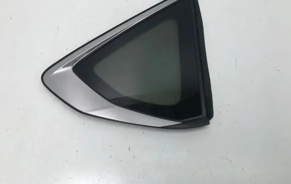 Mazda CX-60 Side middle window/glass 