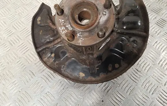 Front wheel hub