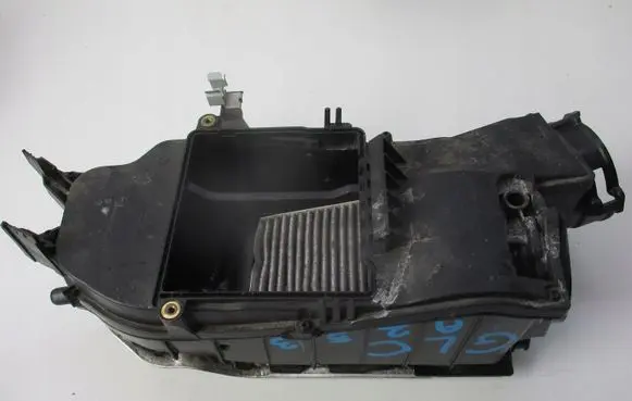 BMW 2 Active Tourer U06 Air filter box 047825001