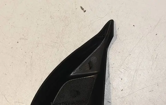 Volvo V50 Subwoofer grill/trim 8679628