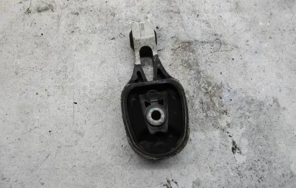 Opel Mokka B Gearbox mounting bracket 9824116780