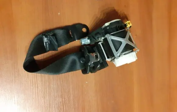 Mercedes-Benz R W251 Third row seat belt A2518600585