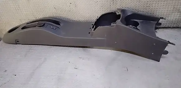 Renault Clio III Center console 8200407985