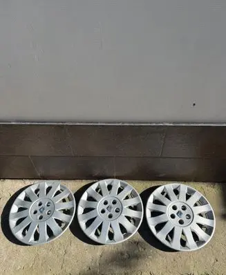 Renault Vel Satis R17 wheel hub/cap/trim 8200239863