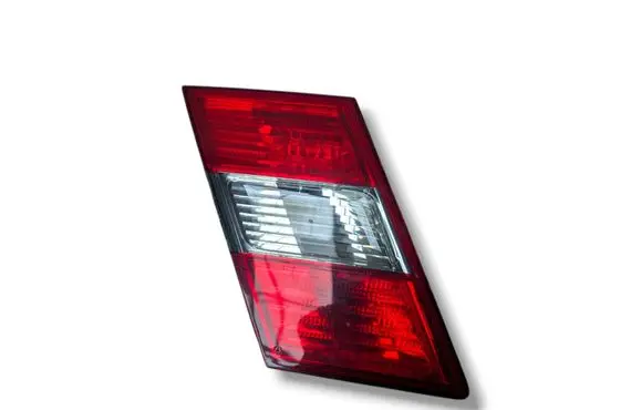 Tailgate rear/tail lights