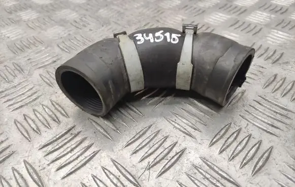 Volkswagen PASSAT B8 Engine coolant pipe/hose 04L121525J