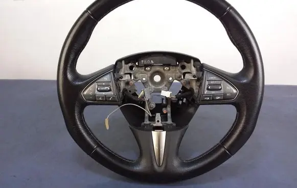 Infiniti Q50 Steering wheel