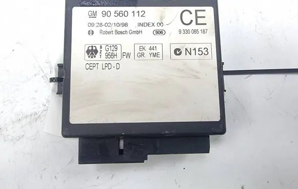 Opel Astra G Central body control module 90560112