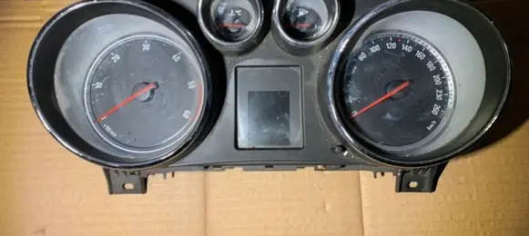 Opel Insignia A Speedometer (instrument cluster) 12844134