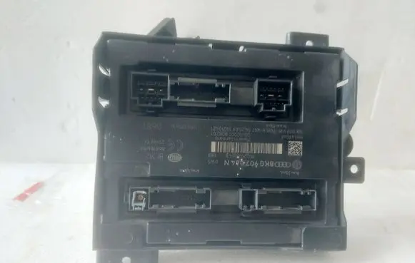 Audi A4 S4 B8 8K Comfort/convenience module 8K0907461A