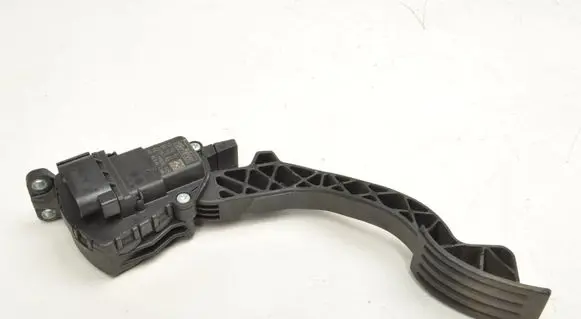 Ford Focus C-MAX Accelerator throttle pedal 3M519F836AH