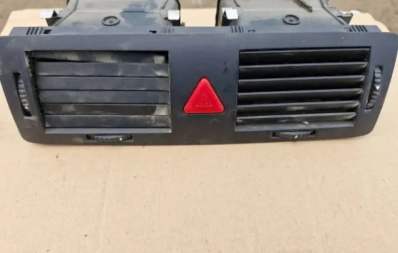 Skoda Fabia Mk1 (6Y) Hazard light switch