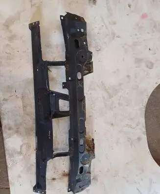 Volkswagen Polo Radiator support slam panel