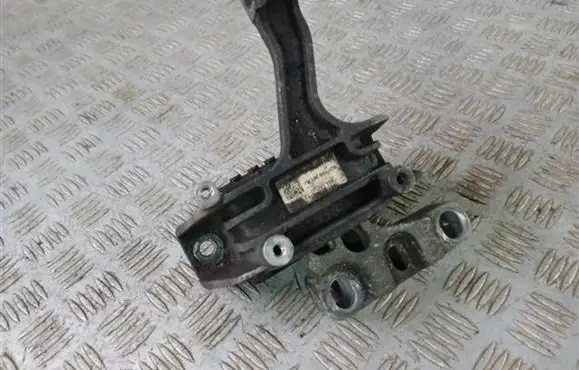 Skoda Octavia Mk3 (5E) Engine mount bracket 5Q0199262BJ X444AAG31140