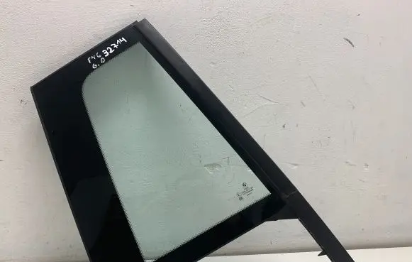 BMW 2 F46 Rear vent window glass 43R001734 10702010