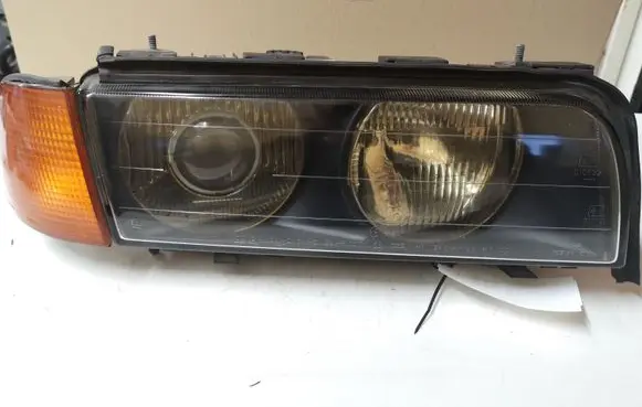 BMW 7 E38 Headlight/headlamp 030104322