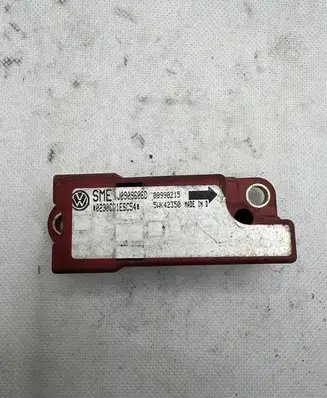 Volkswagen Golf IV Airbag deployment crash/impact sensor 1J0909606D 08990215 5WK42350