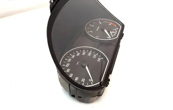 BMW 1 E81 E87 Speedometer (instrument cluster) 104277503 1042775