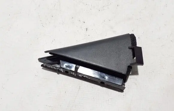 Nissan Pulsar Rear door trim (molding) 622353DN0A