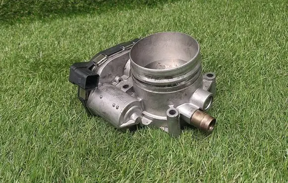 BMW 5 E60 E61 Throttle valve 7556119 755611902 A253179105