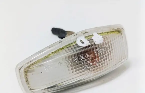 KIA Carens I Front fender indicator light 923043B1
