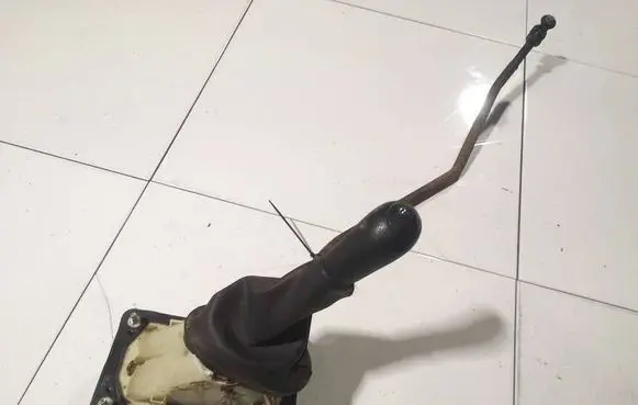 Dacia Sandero Gear shifter/selector 