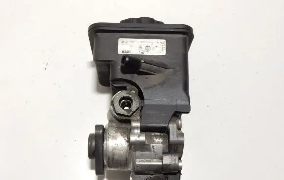 BMW 5 E60 E61 Power steering pump 7693974 63151
