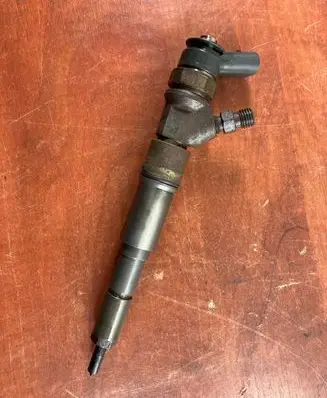 BMW 5 E60 E61 Fuel injector 0445110