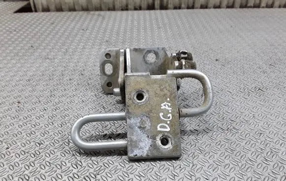 Audi A4 S4 B7 8E 8H Rear door lower hinge 8E0833412