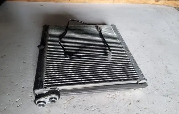 Toyota Avensis T250 Air conditioning (A/C) radiator (interior) 