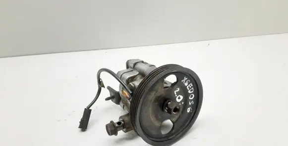 Mazda Xedos 6 Power steering pump 25133127 CD0332600