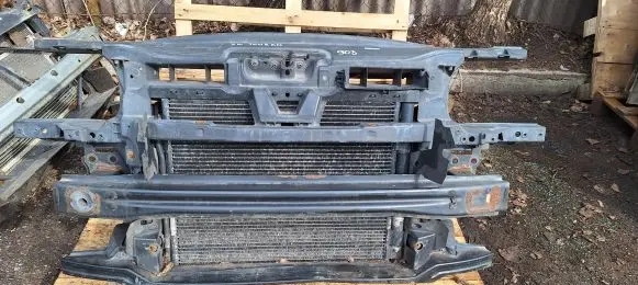 Volkswagen Touran I Radiator support slam panel